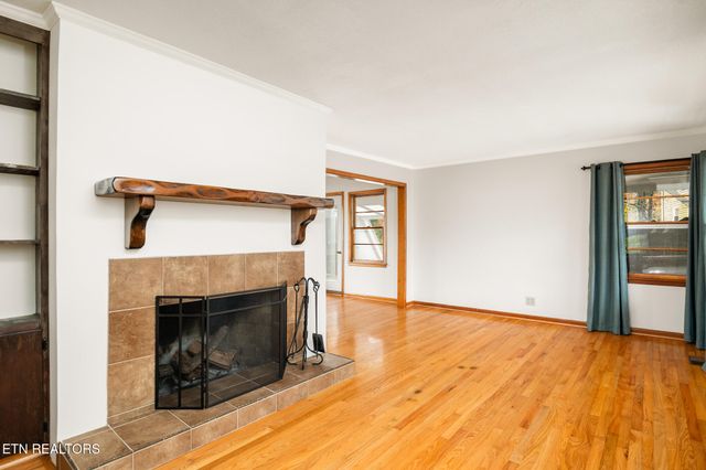 383 East Drive, Oak Ridge, TN 37830