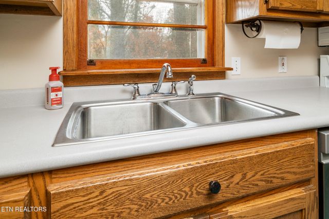 383 East Drive, Oak Ridge, TN 37830