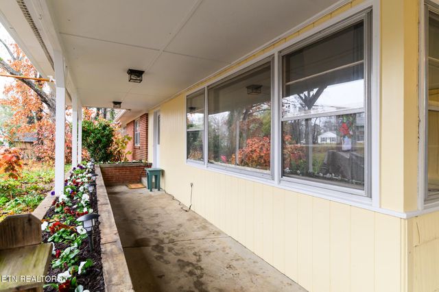 383 East Drive, Oak Ridge, TN 37830