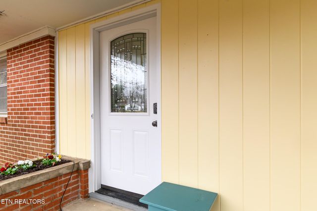 383 East Drive, Oak Ridge, TN 37830