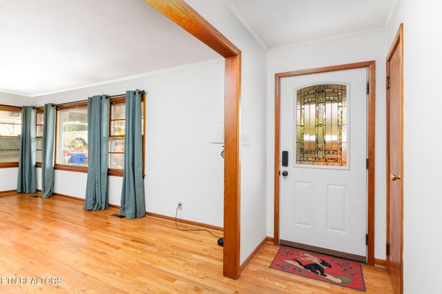 383 East Drive, Oak Ridge, TN 37830