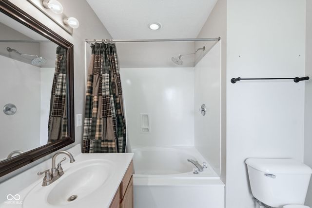 6640 Berrywood Drive, Avon, IN 46123