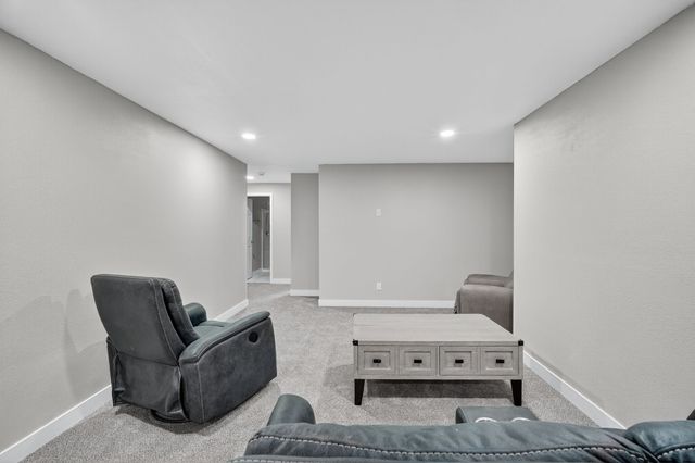 113 S Walnut Drive, Norwalk, IA 50211