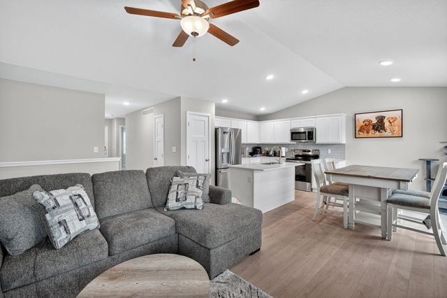 113 S Walnut Drive, Norwalk, IA 50211