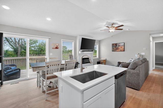 113 S Walnut Drive, Norwalk, IA 50211