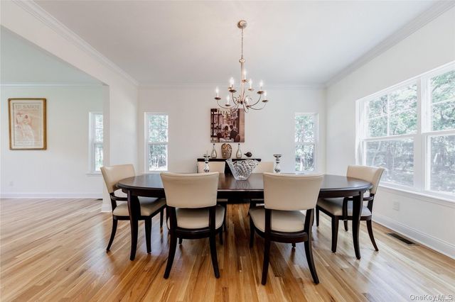 7 9th Street, Center Moriches, NY 11934