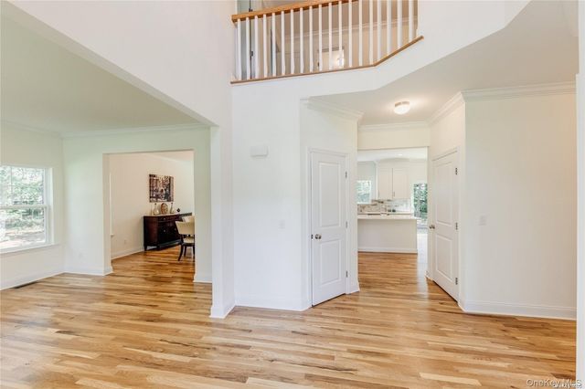 7 9th Street, Center Moriches, NY 11934