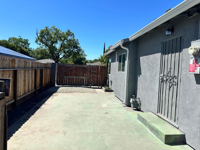 539 E Mendocino Ave, Stockton, CA 95204