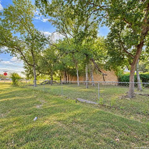 17109 Old Corpus Christi Rd, Elmendorf, TX 78112
