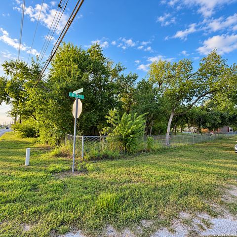 17109 Old Corpus Christi Rd, Elmendorf, TX 78112