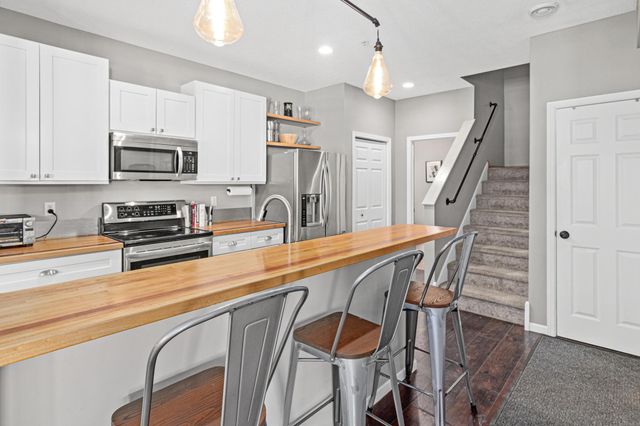 9620 Washington Boulevard 1, Chanhassen, MN 55317