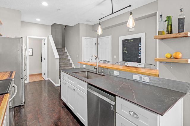 9620 Washington Boulevard 1, Chanhassen, MN 55317