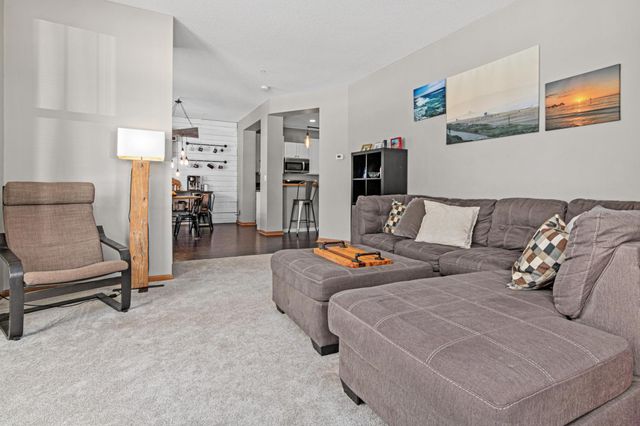 9620 Washington Boulevard 1, Chanhassen, MN 55317