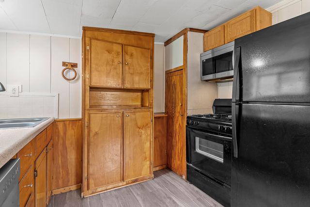 1536 E Whiteside Street, Springfield, MO 65804