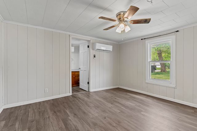 1536 E Whiteside Street, Springfield, MO 65804