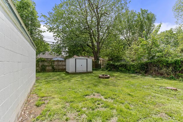 1536 E Whiteside Street, Springfield, MO 65804