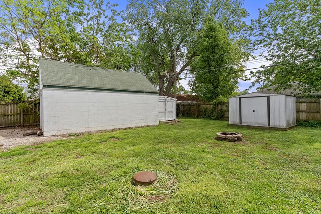 1536 E Whiteside Street, Springfield, MO 65804
