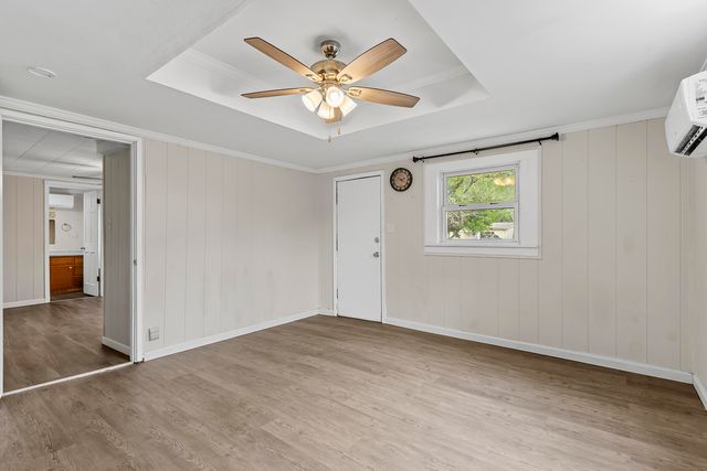 1536 E Whiteside Street, Springfield, MO 65804