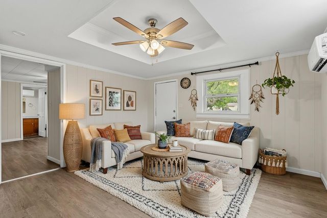 1536 E Whiteside Street, Springfield, MO 65804