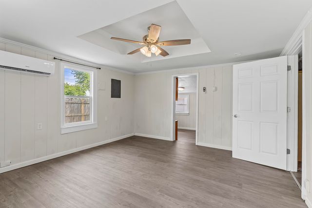 1536 E Whiteside Street, Springfield, MO 65804
