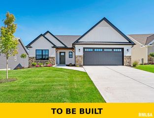 6221 COLLEGE Avenue, Davenport, IA 52807