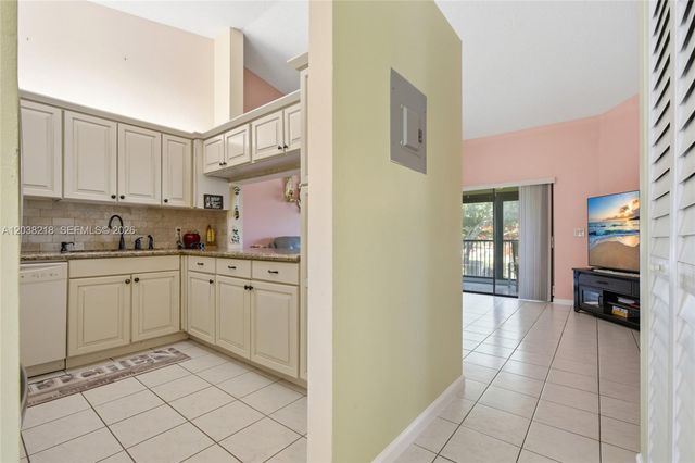 104 Freedom Ct 104, Deerfield Beach, FL 33442