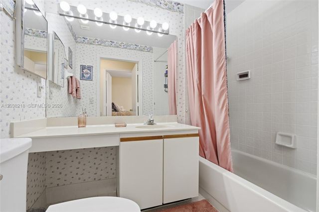 104 Freedom Ct 104, Deerfield Beach, FL 33442