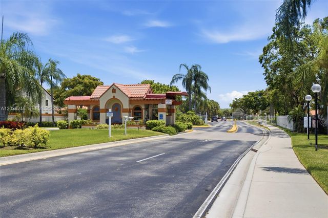 104 Freedom Ct 104, Deerfield Beach, FL 33442