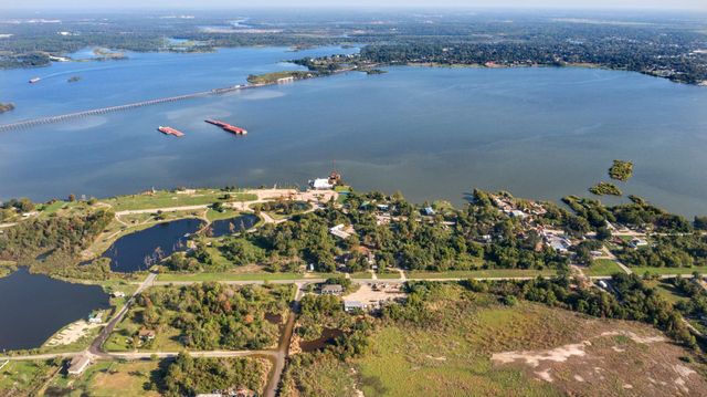 320 Monmouth Street, Channelview, TX 77530