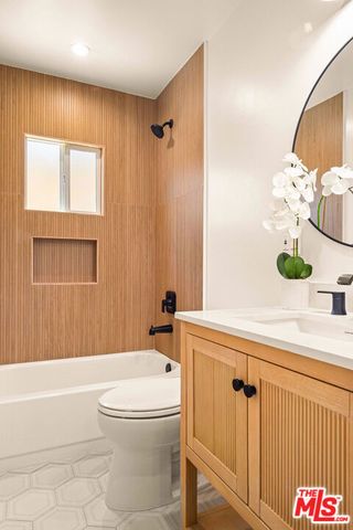 2919 Somerset Drive, Los Angeles, CA 90016