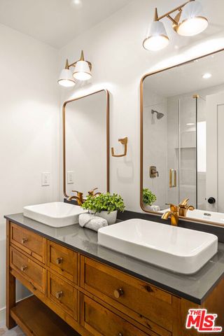 2919 Somerset Drive, Los Angeles, CA 90016