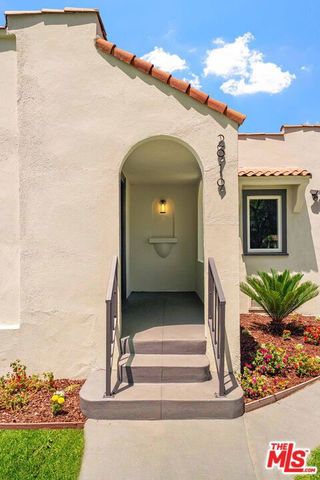 2919 Somerset Drive, Los Angeles, CA 90016