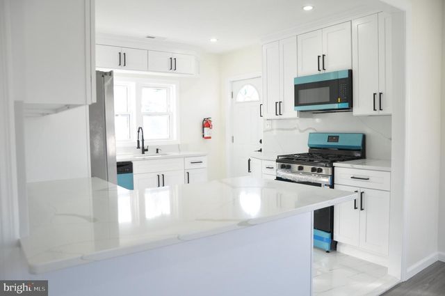 301 LAUREL AVE, Woodlynne, NJ 08107