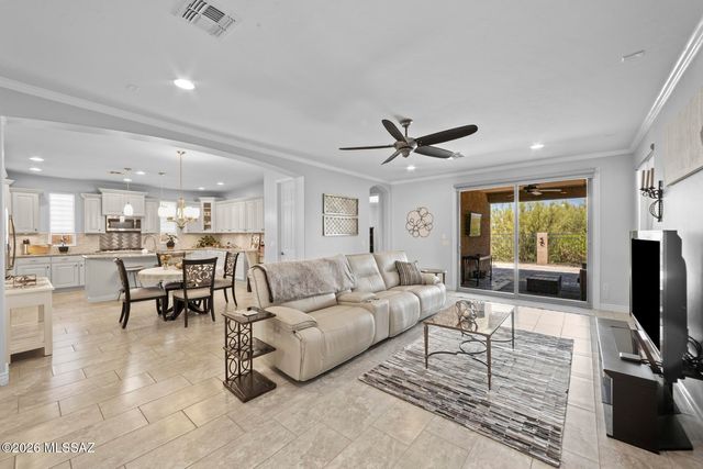 12081 N Golden Mirror Drive, Marana, AZ 85658