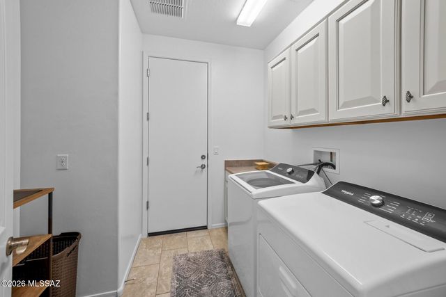 12081 N Golden Mirror Drive, Marana, AZ 85658