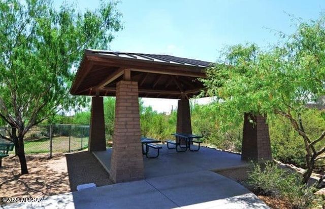 12081 N Golden Mirror Drive, Marana, AZ 85658
