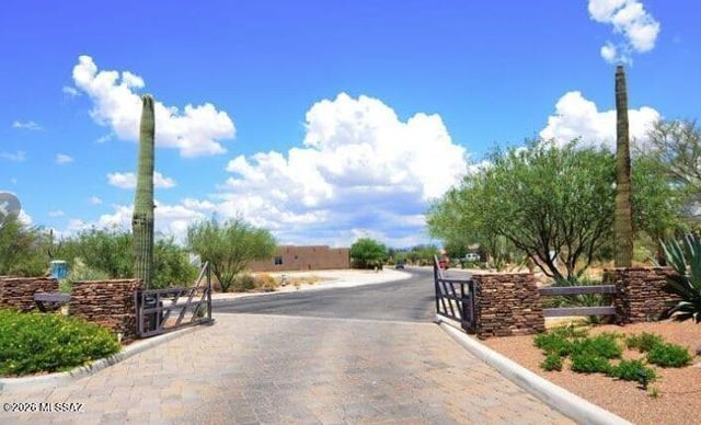 12081 N Golden Mirror Drive, Marana, AZ 85658