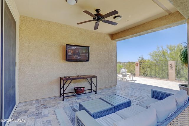 12081 N Golden Mirror Drive, Marana, AZ 85658