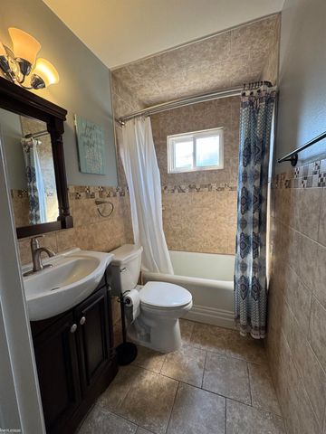 22627 Lake Drive, Saint Clair Shores, MI 48082