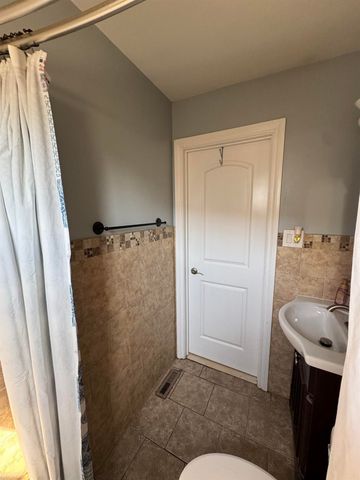 22627 Lake Drive, Saint Clair Shores, MI 48082