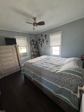 22627 Lake Drive, Saint Clair Shores, MI 48082