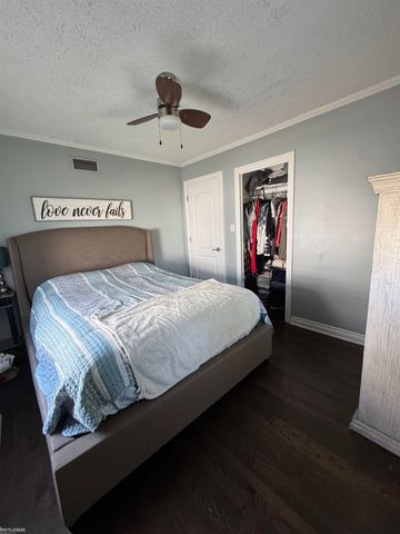 22627 Lake Drive, Saint Clair Shores, MI 48082