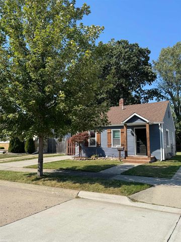 22627 Lake Drive, Saint Clair Shores, MI 48082