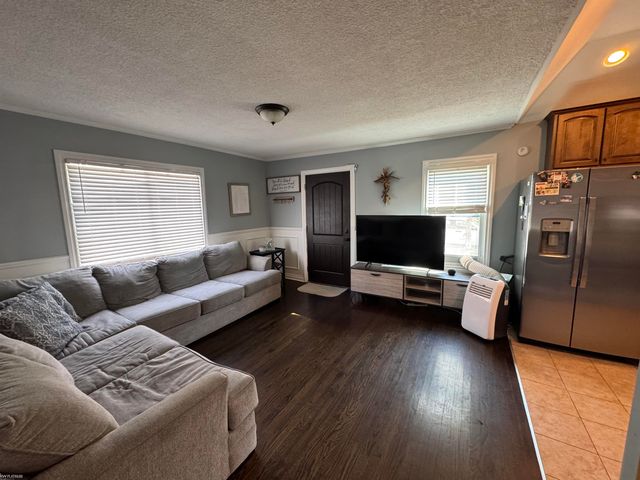 22627 Lake Drive, Saint Clair Shores, MI 48082