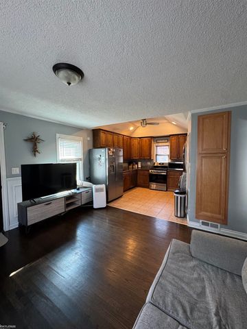 22627 Lake Drive, Saint Clair Shores, MI 48082