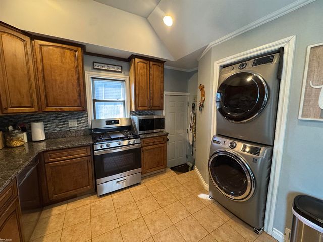 22627 Lake Drive, Saint Clair Shores, MI 48082