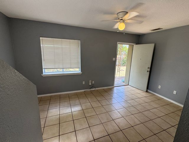 3850 Mt Ranier Street 3850, Dallas, TX 75211