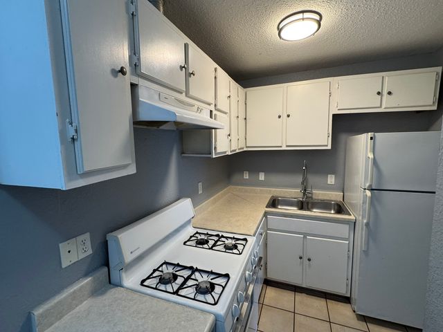 3850 Mt Ranier Street 3850, Dallas, TX 75211