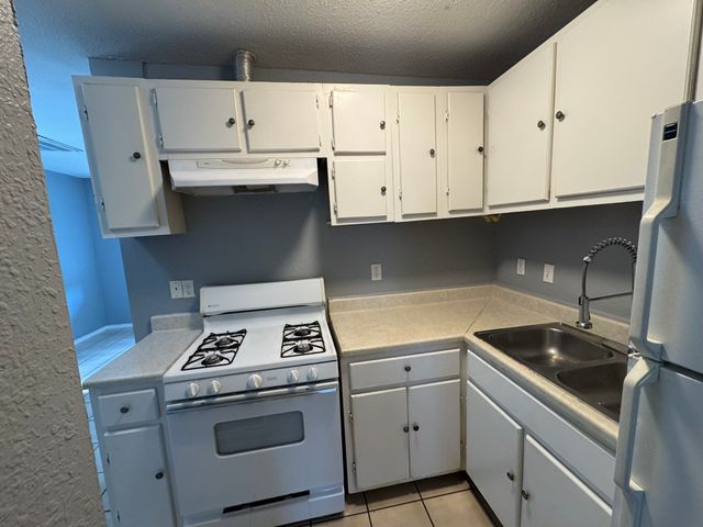 3850 Mt Ranier Street 3850, Dallas, TX 75211