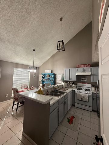 9810 Brookside Drive, La Porte, TX 77571